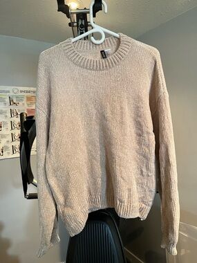 H&M Cream Ribbed Crewneck Sweater
